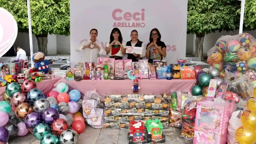 SEDIF Puebla celebra a los niños con entrega de juguetes