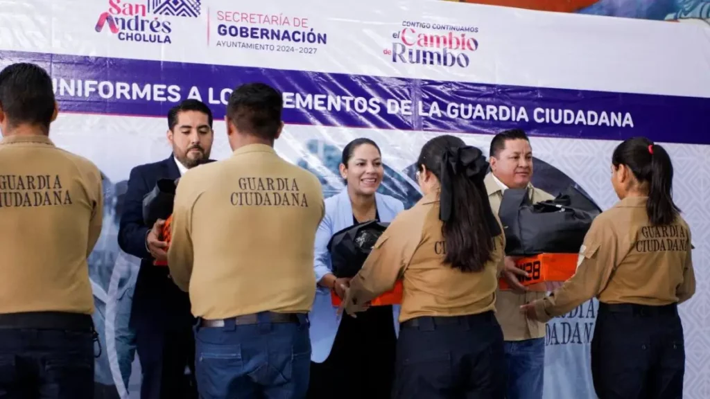 Entregó uniformes Lupita Cuautle a Guardia Ciudadana en 2025 (2)